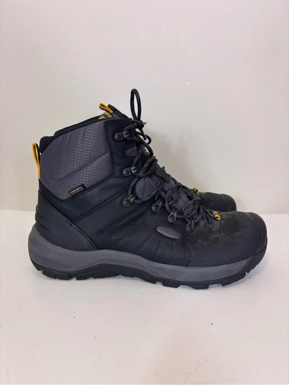 Keen Men’s Black and Gray Waterproof Trail Boots with Yellow Accents Men’s 12